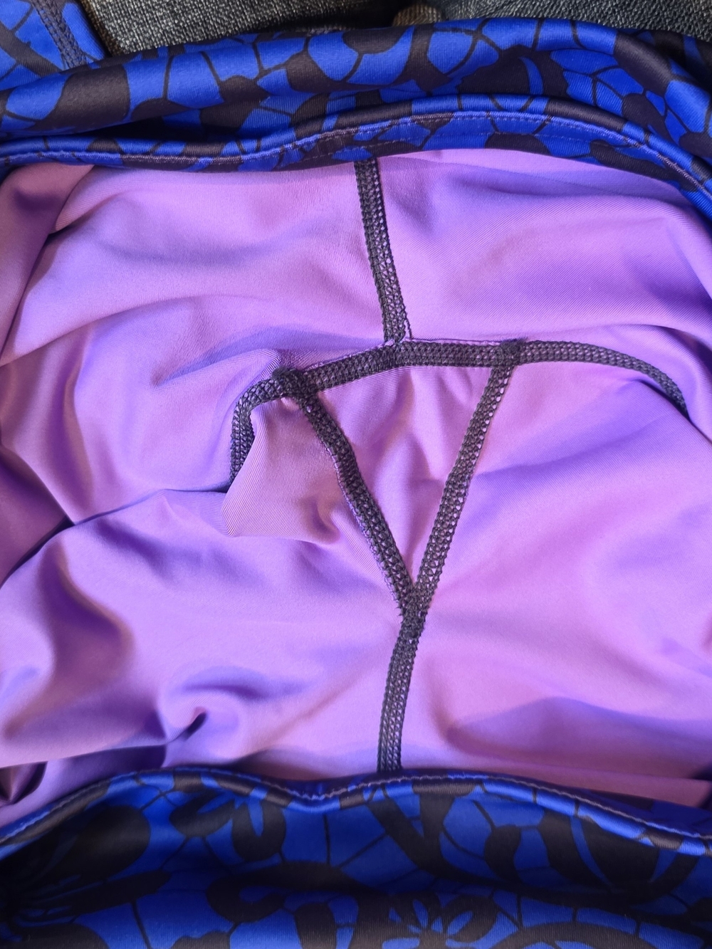 CVG Midnight Lace Capri Legfings - Picture 3 of 3